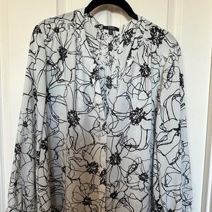 NYDJ black/white high low hem blouse